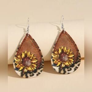NWT Sunflower Print Water Drop Earrings